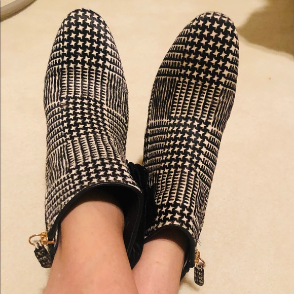 Kate Spade Holly Houndstooth Calf Hair Booties - Picture 15 of 16
